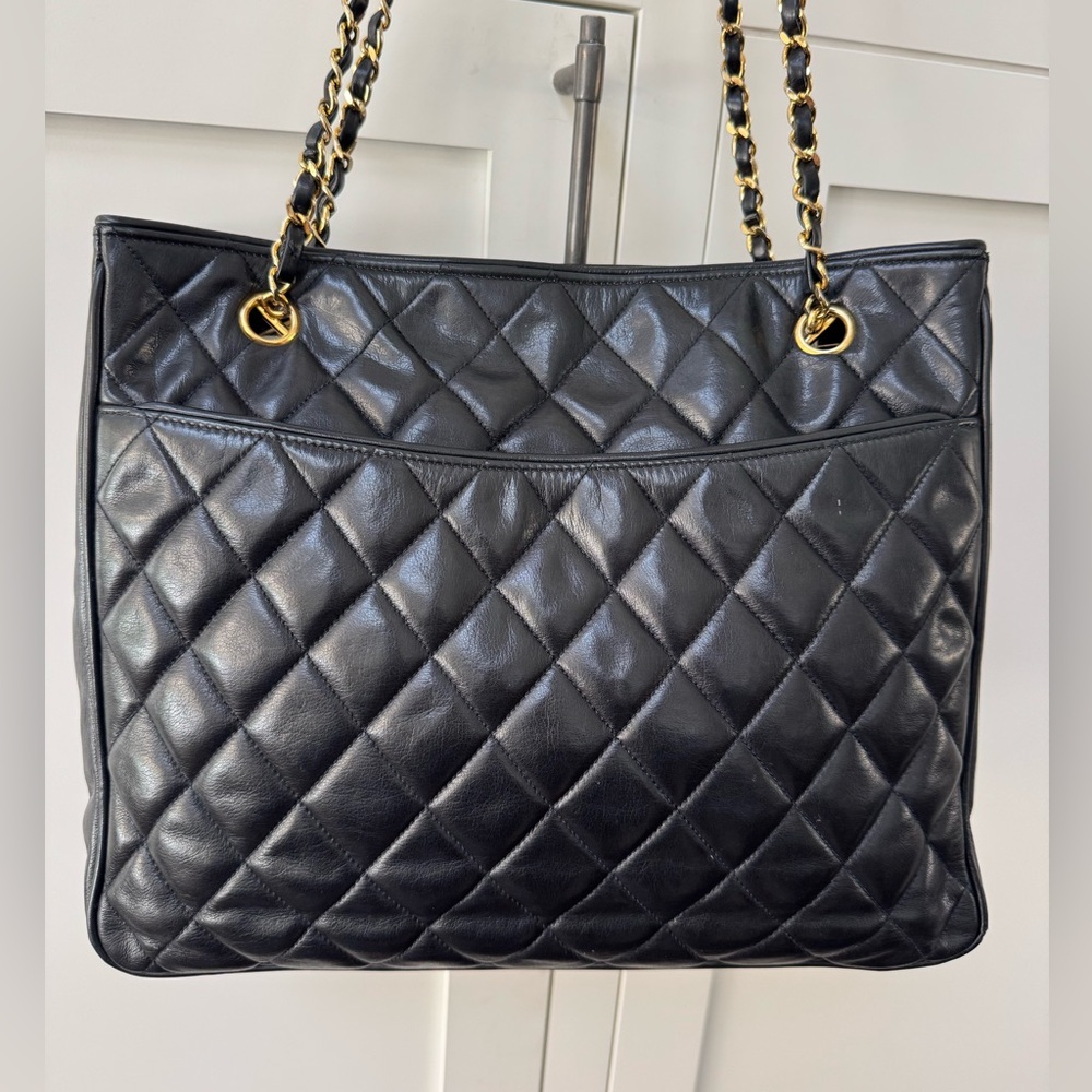 CHANEL Vintage Medallion Tote Black Quilted Lambskin Gold Chain Shoulder Bag - Picture 5 of 16